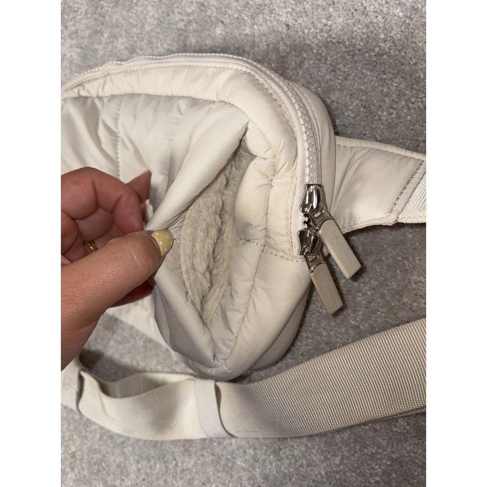 Lululemon Quilted Grid Belt Bag Hand Warmer 1.5L White Opal - Picture 6 of 12